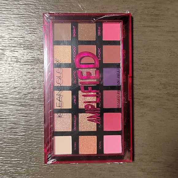 2 FOR $20. Kleancolor "Amplified - Bachlorette Party" Palette - Picture 3 of 4